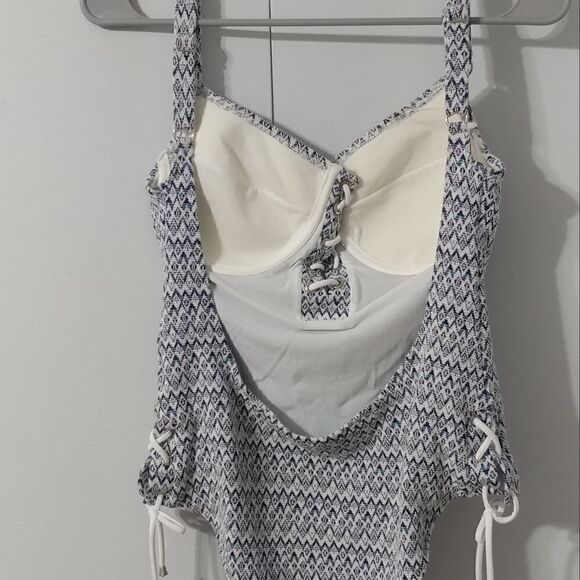High Dive by ModCloth Swimsuit - Picture 5 of 6
